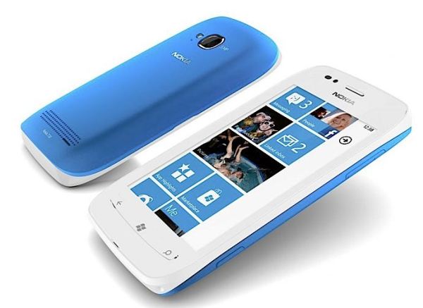 Nokia Lumia 710 resimleri