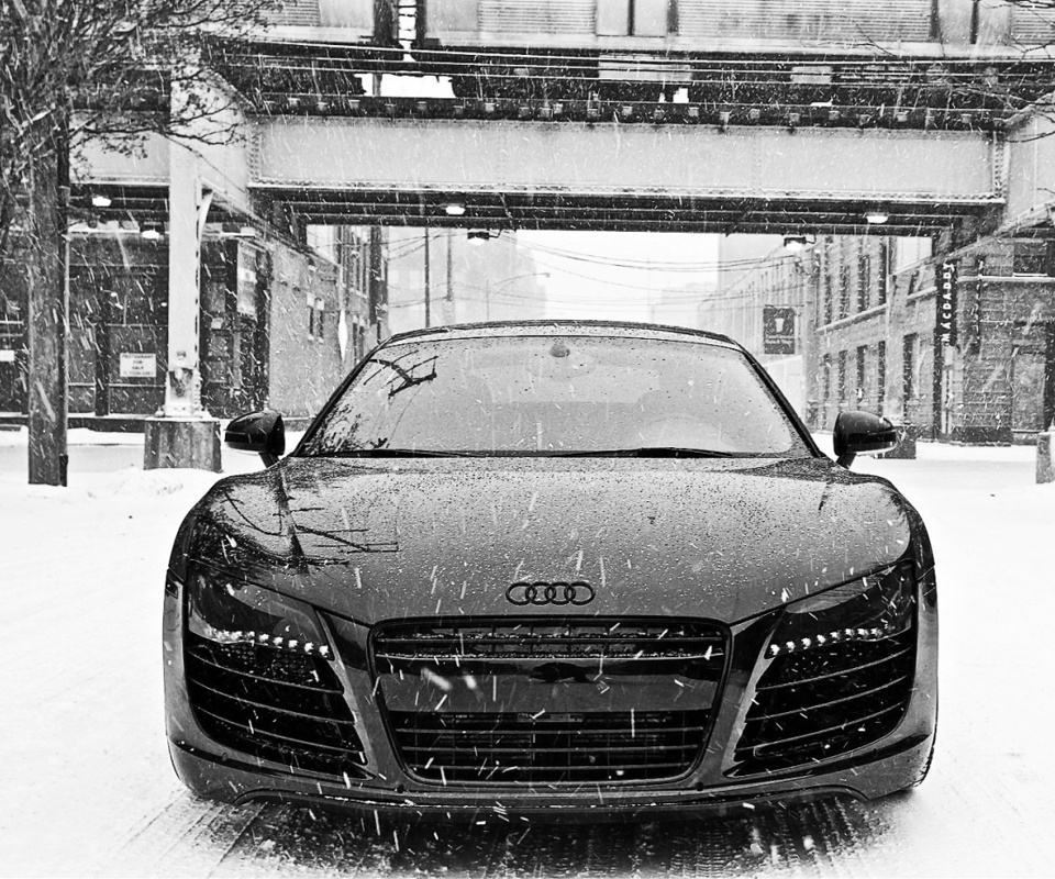 Kar Altında Audi R8