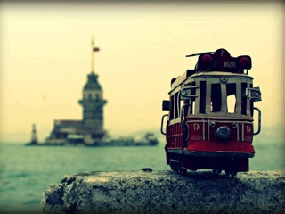 Kız kulesi ve tramvay
